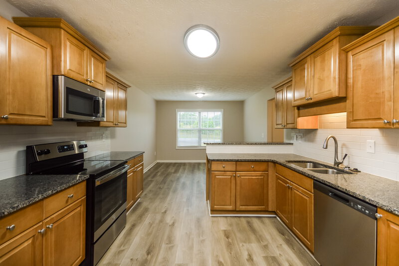 2,615/Mo, 609 Honey Creek Rd McDonough, GA 30252 Kitchen View