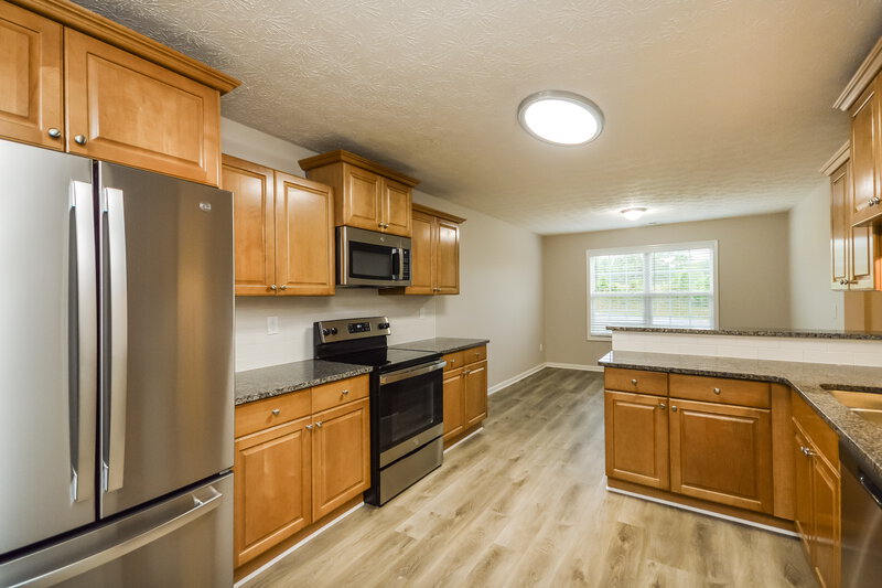 2,615/Mo, 609 Honey Creek Rd McDonough, GA 30252 Kitchen View 2