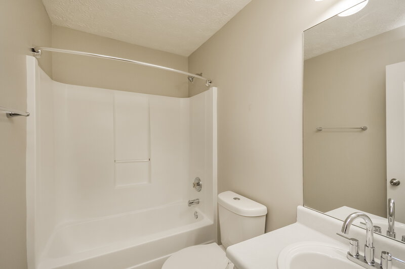 2,615/Mo, 609 Honey Creek Rd McDonough, GA 30252 Bathroom View