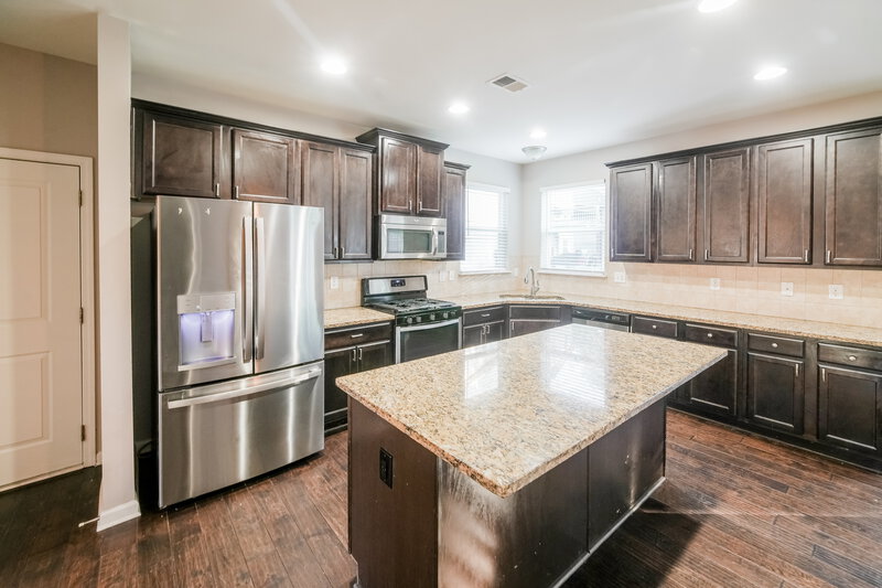 2,230/Mo, 4025 Tarnwood Pl Douglasville, GA 30135 Kitchen View 2