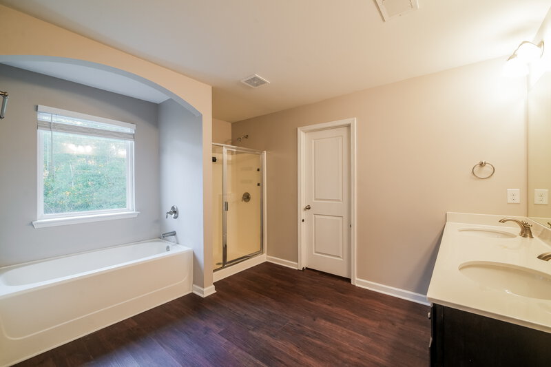 2,230/Mo, 4025 Tarnwood Pl Douglasville, GA 30135 Main Bathroom View