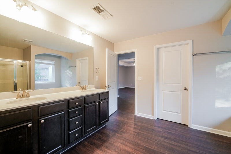 2,230/Mo, 4025 Tarnwood Pl Douglasville, GA 30135 Main Bathroom View 2