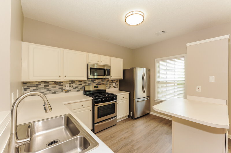 1,950/Mo, 10900 Wittenridge Dr Lot E2 Alpharetta, GA 30022 Kitchen View