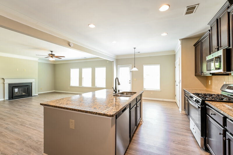 2,680/Mo, 1161 Sonoma Dr Unit 2 Lawrenceville, GA 30045 Kitchen View 2