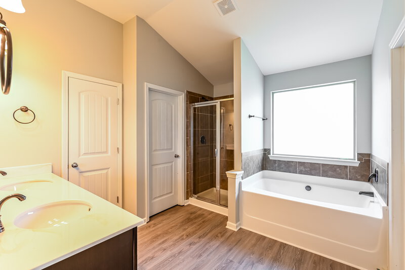 2,680/Mo, 1161 Sonoma Dr Unit 2 Lawrenceville, GA 30045 Main Bathroom View