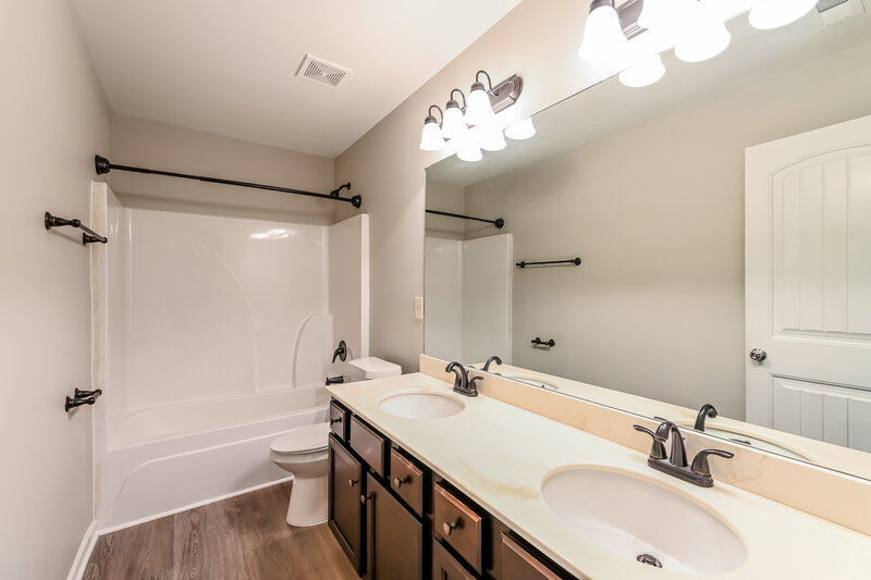 2,680/Mo, 1161 Sonoma Dr Unit 2 Lawrenceville, GA 30045 Bathroom View