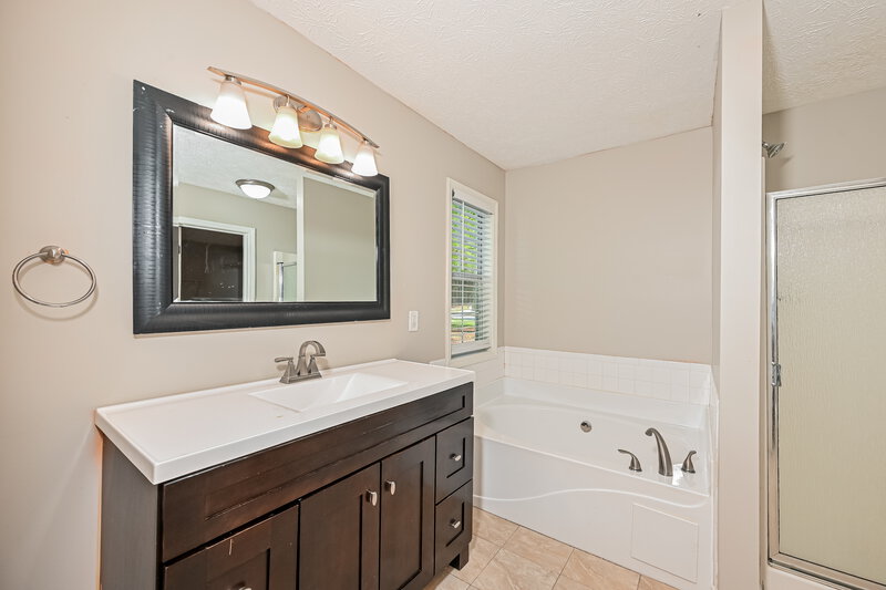 2,385/Mo, 1655 Bramlett Blvd Lawrenceville, GA 30045 Main Bathroom View 2