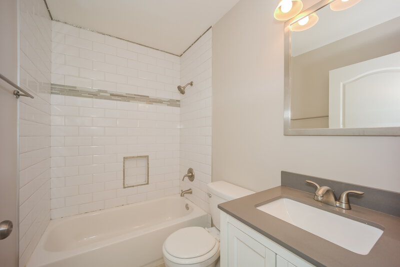 2,030/Mo, 1863 Phillips Ave East Point, GA 30344 Main Bathroom View