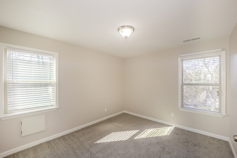 2,030/Mo, 1863 Phillips Ave East Point, GA 30344 Bedroom View