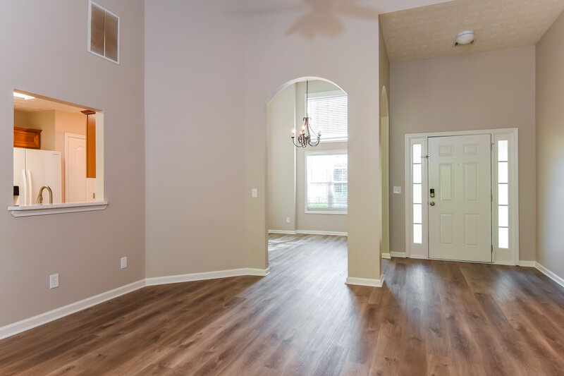 2,560/Mo, 20 Autumn Dr Bremen, GA 30110 Living Room View 3