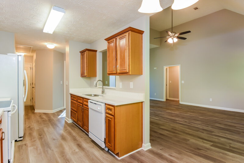 2,560/Mo, 20 Autumn Dr Bremen, GA 30110 Kitchen View 2
