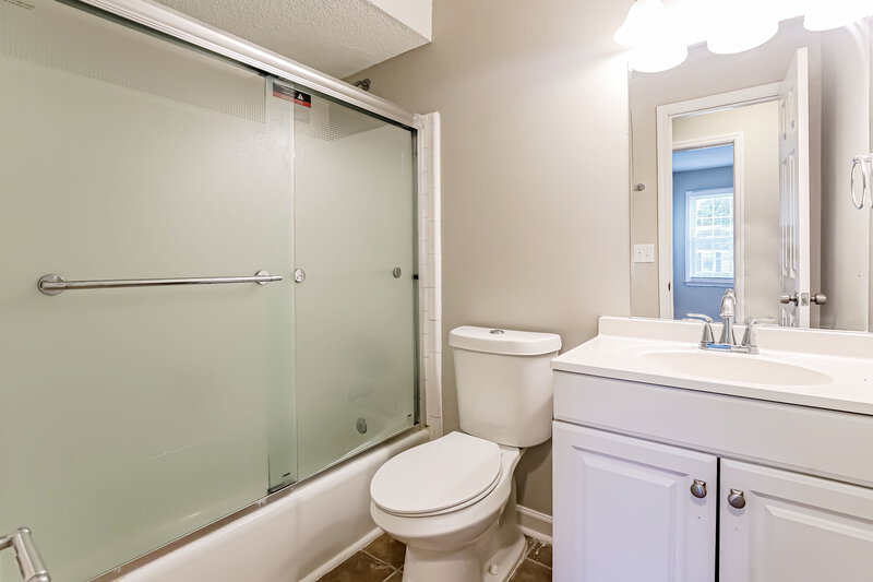 2,300/Mo, 230 Pine Bridge Trl Johns Creek, GA 30022 Bathroom View