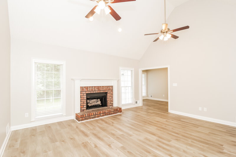 2,305/Mo, 51 Abbey Ln Dallas, GA 30157 Living Room View
