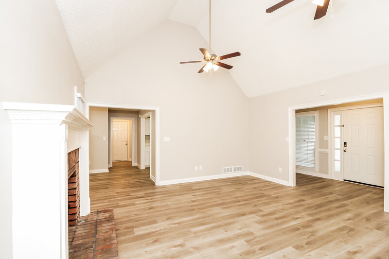 2,305/Mo, 51 Abbey Ln Dallas, GA 30157 Living Room View 2