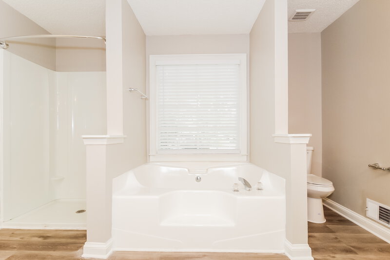 2,305/Mo, 51 Abbey Ln Dallas, GA 30157 Main Bathroom View 2
