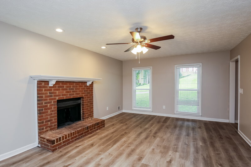 2,190/Mo, 1655 Rambling Woods Dr Lawrenceville, GA 30043 Living Room View 2