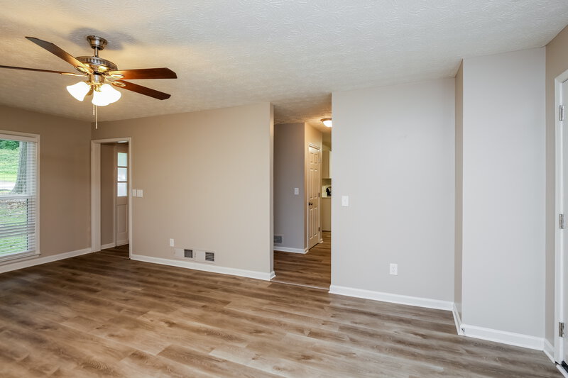 2,190/Mo, 1655 Rambling Woods Dr Lawrenceville, GA 30043 Living Room View 3