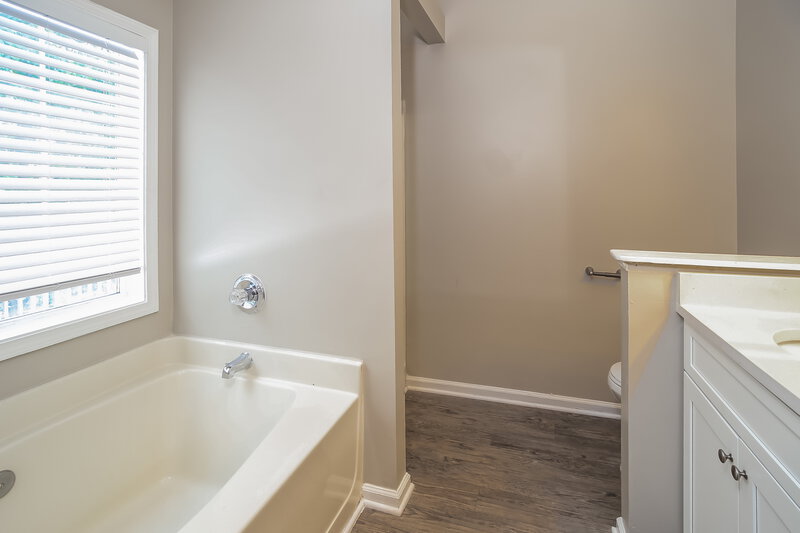 2,330/Mo, 2704 Northgate Way NW Acworth, GA 30101 Main Bathroom View