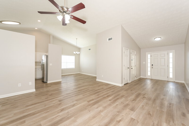 2,365/Mo, 3208 Bradford Pear Dr Buford, GA 30519 Living Room View 2