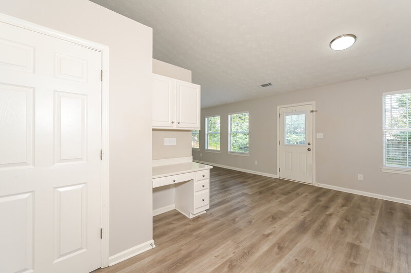 2,365/Mo, 3208 Bradford Pear Dr Buford, GA 30519 Family Room View
