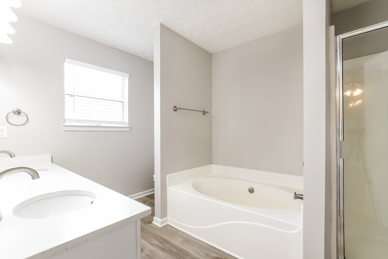 2,495/Mo, 3208 Bradford Pear Dr Buford, GA 30519 Main Bathroom View