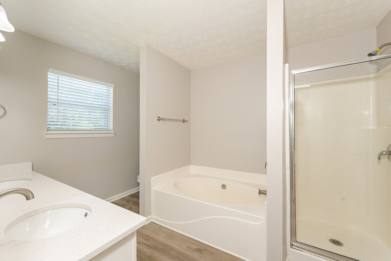 2,365/Mo, 3208 Bradford Pear Dr Buford, GA 30519 Main Bathroom View 2