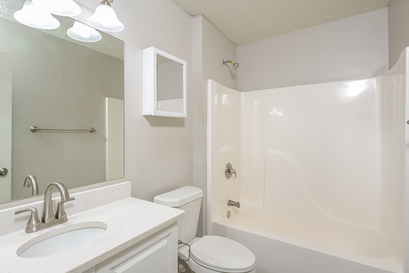 2,365/Mo, 3208 Bradford Pear Dr Buford, GA 30519 Bathroom View