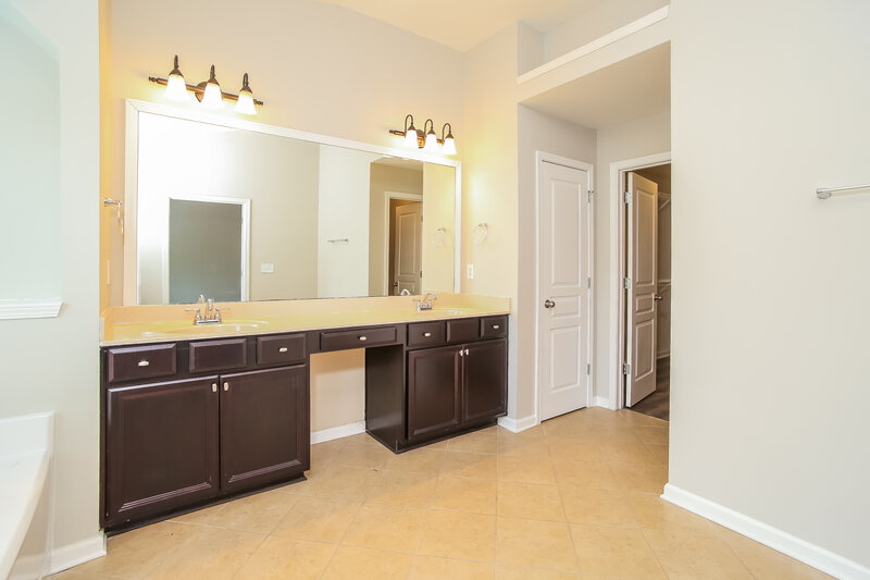 2,710/Mo, 3647 Archgate Ct Alpharetta, GA 30004 Main Bathroom View 2