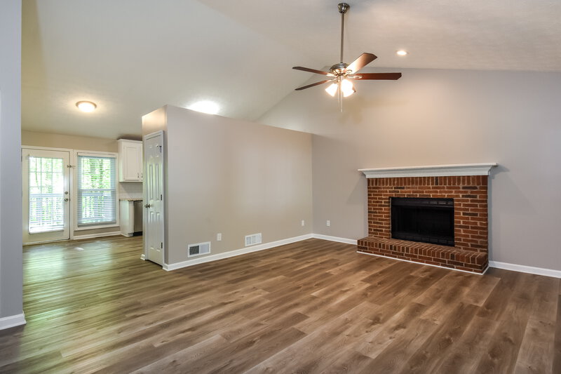 2,525/Mo, 580 Toonigh Rd Woodstock, GA 30188 Living Room View