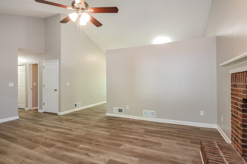 2,525/Mo, 580 Toonigh Rd Woodstock, GA 30188 Living Room View 2