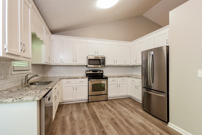 2,525/Mo, 580 Toonigh Rd Woodstock, GA 30188 Kitchen View 2