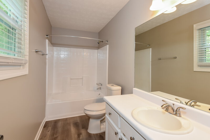 2,525/Mo, 580 Toonigh Rd Woodstock, GA 30188 Main Bathroom View