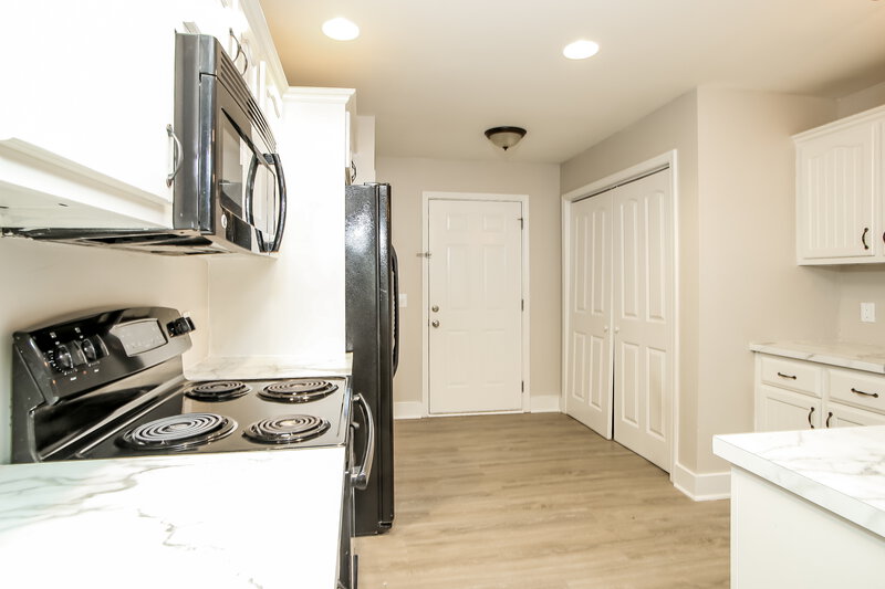 1,765/Mo, 305 Talon Dr SE Rydal, GA 30171 Kitchen View