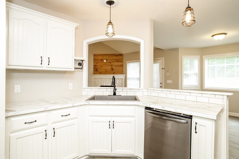 1,765/Mo, 305 Talon Dr SE Rydal, GA 30171 Kitchen View 2