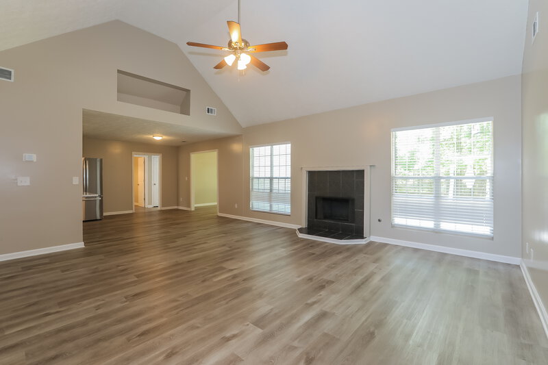 3,300/Mo, 597 Briar Run Ct Loganville, GA 30052 Living Room View