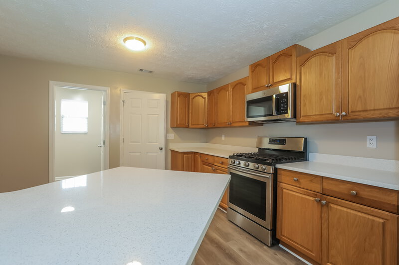 3,300/Mo, 597 Briar Run Ct Loganville, GA 30052 Kitchen View 2