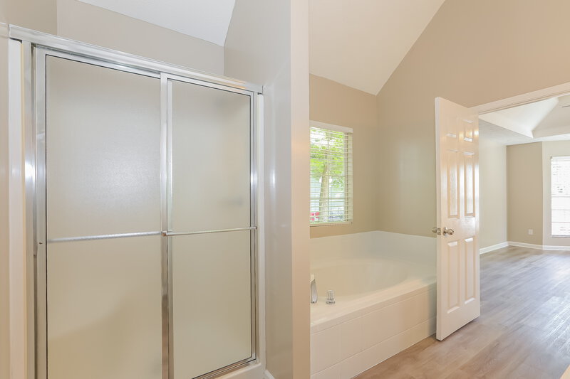 3,300/Mo, 597 Briar Run Ct Loganville, GA 30052 Main Bathroom View 2