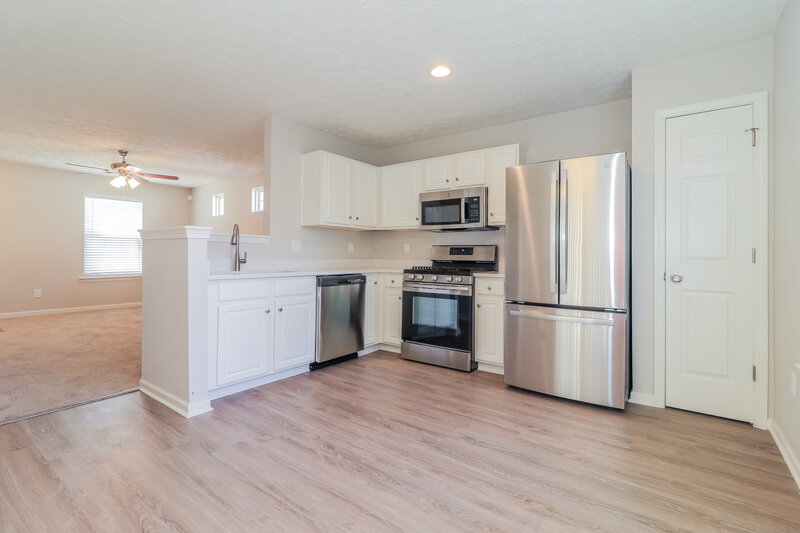 2,065/Mo, 141 Oak Grove Pl Acworth, GA 30102 Kitchen View 2