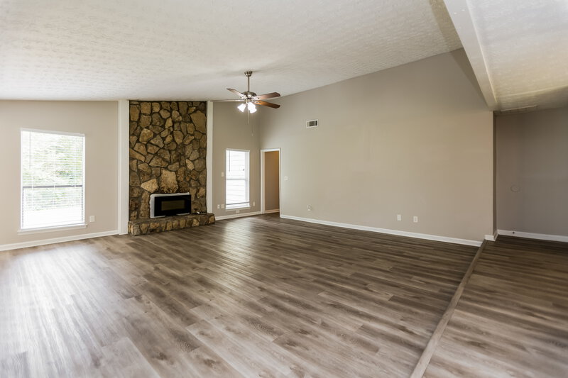 1,795/Mo, 6270 Beethoven Cir Riverdale, GA 30296 Living Room View 4