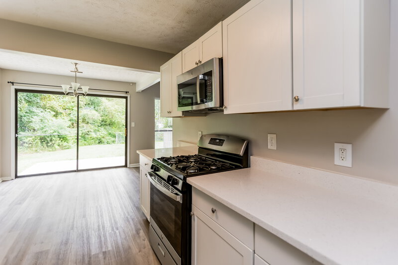 1,795/Mo, 6270 Beethoven Cir Riverdale, GA 30296 Kitchen View 2