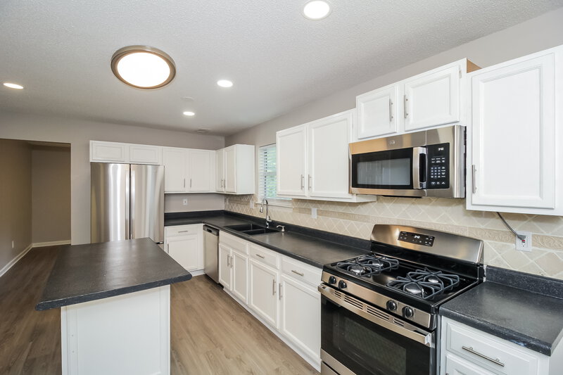 2,190/Mo, 4548 White Rd Douglasville, GA 30135 Kitchen View 2