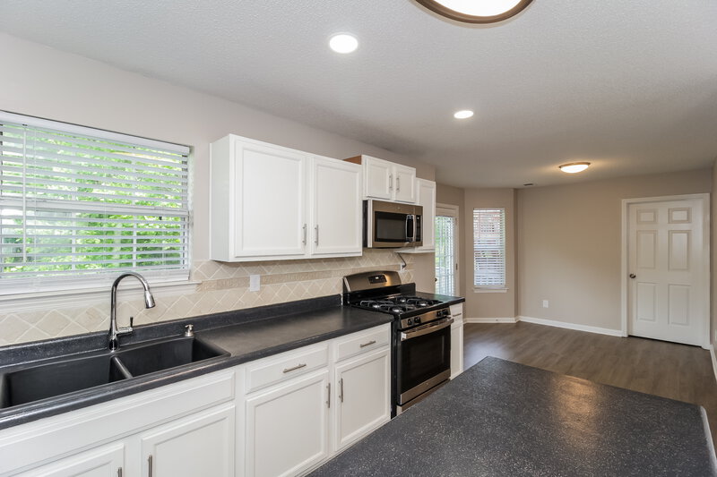 2,190/Mo, 4548 White Rd Douglasville, GA 30135 Kitchen View 3