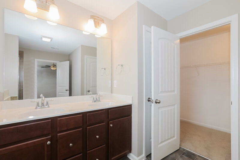 2,405/Mo, 3396 Baylor Cir McDonough, GA 30253 Main Bathroom View