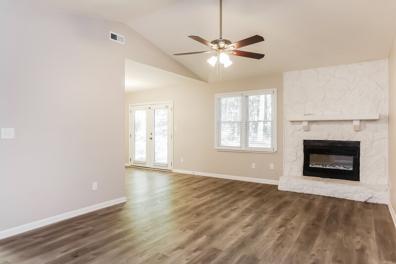 2,205/Mo, 102 Dove Rise Peachtree City, GA 30269 Living Room View