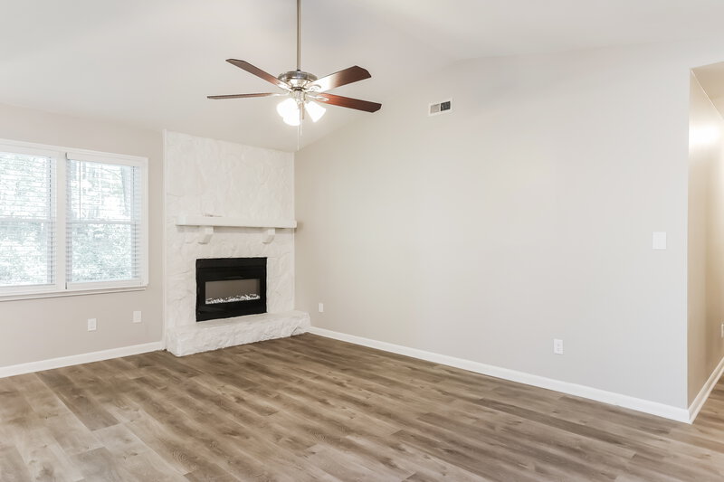 2,205/Mo, 102 Dove Rise Peachtree City, GA 30269 Living Room View 2