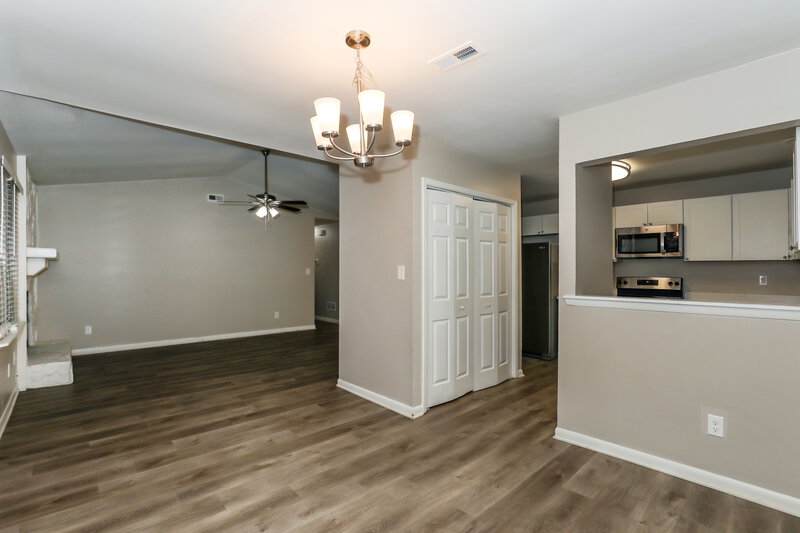 2,220/Mo, 102 Dove Rise Peachtree City, GA 30269 Dining Room View