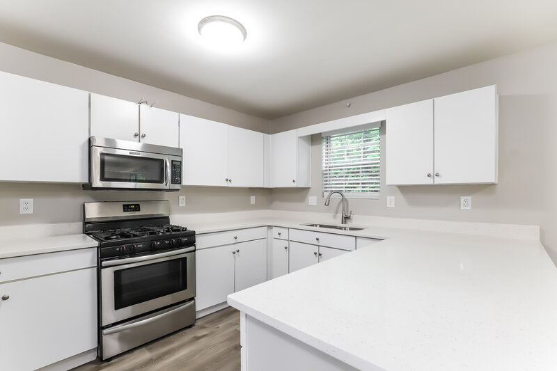 2,005/Mo, 3092 Sentinel Cir Lawrenceville, GA 30043 Kitchen View