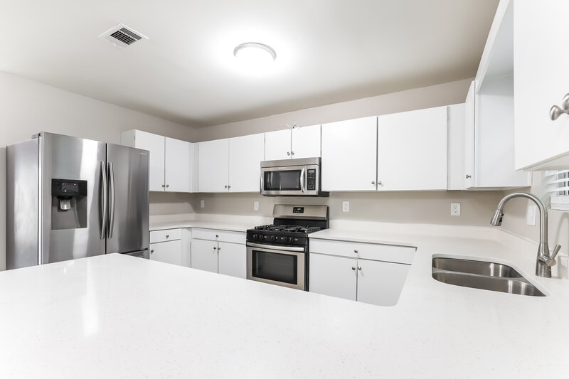 2,005/Mo, 3092 Sentinel Cir Lawrenceville, GA 30043 Kitchen View 2