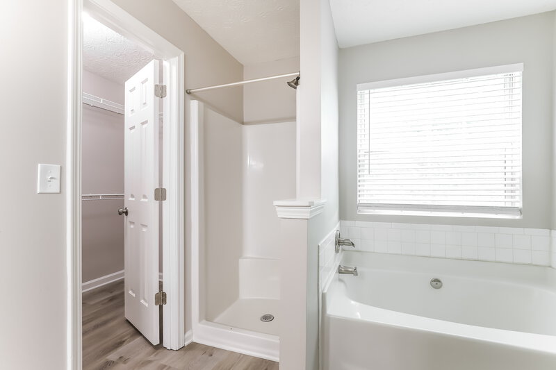 2,005/Mo, 3092 Sentinel Cir Lawrenceville, GA 30043 Main Bathroom View 2