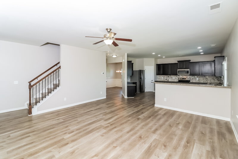 2,275/Mo, 26 Robin Rd Adairsville, GA 30103 Living Room View 2